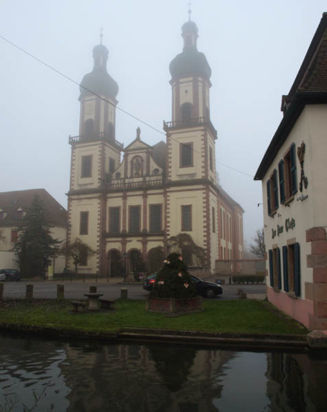 Ebersmünster, ehem. Klosterkirche im Nebel