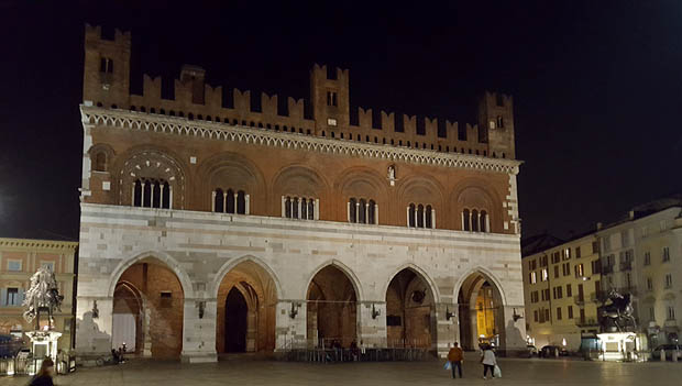 Piacenza: Il Gotico, 1280 als Palazzo del Comune erbaut