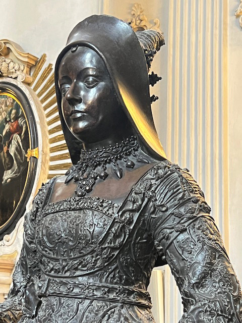 Maria von Burgund, Bronzestatue
