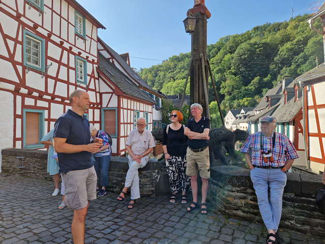 Führung durch Monreal